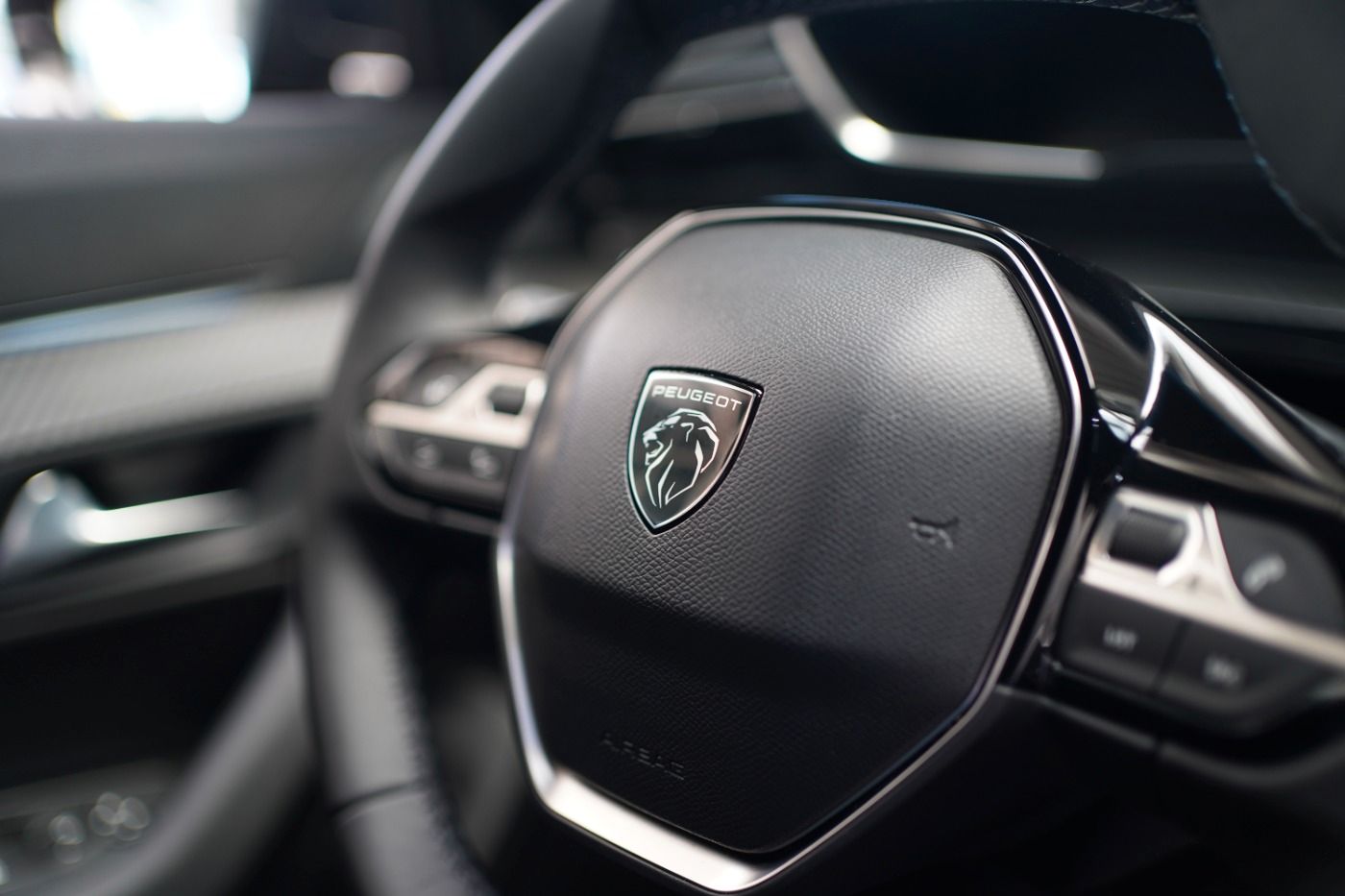 Fahrzeugabbildung Peugeot 508 SW Plug In Hybrid 225 e-EAT8 Automatik DAB