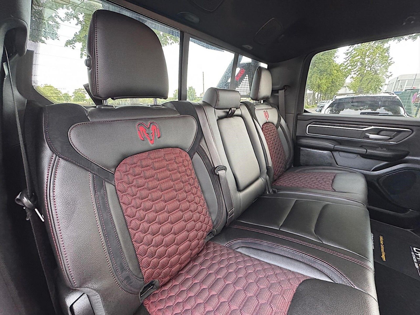 Fahrzeugabbildung Dodge RAM 5.7 V8 HEMI Red Devil NightEdition 4x4 eTorq