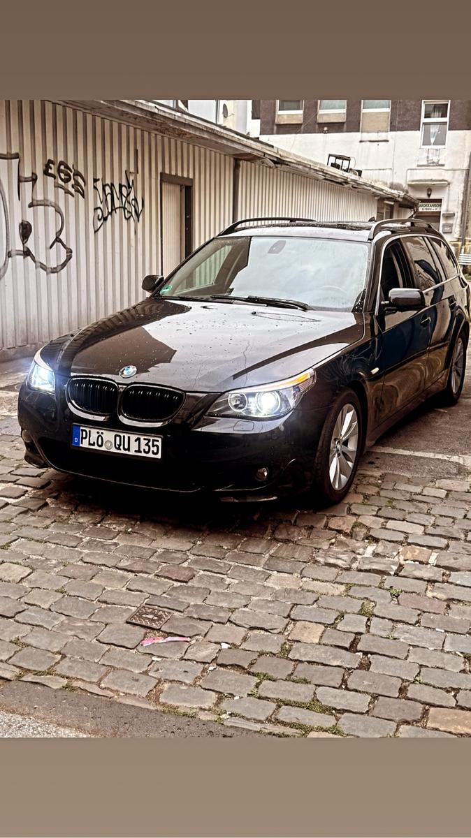 BMW 530 2006 — rear view