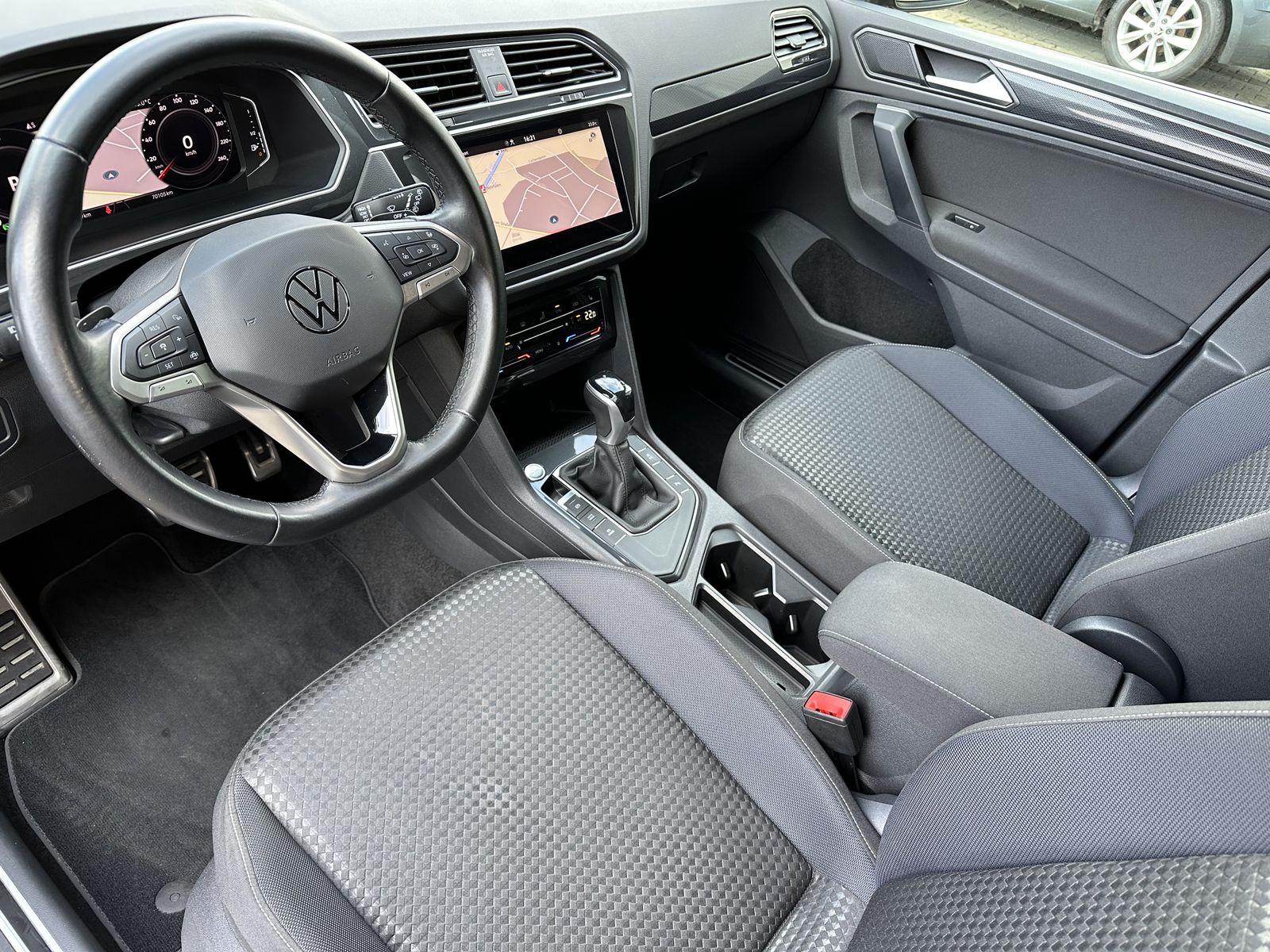 Fahrzeugabbildung Volkswagen Tiguan 2.0 TDI DSG United NAV+LED+ACC+KAM+VCOCK