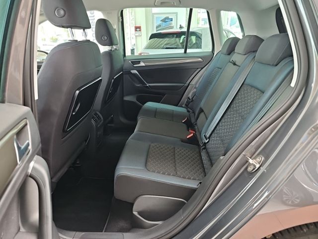 Fahrzeugabbildung Volkswagen Golf Sportsvan 1.5 TSI DSG IQ.DRIVE LED NAVI