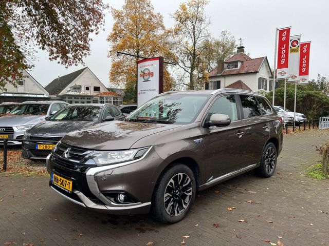 Mitsubishi Outlander 2.0 PHEV EXECUTIVE EDITION / NAVI / ka