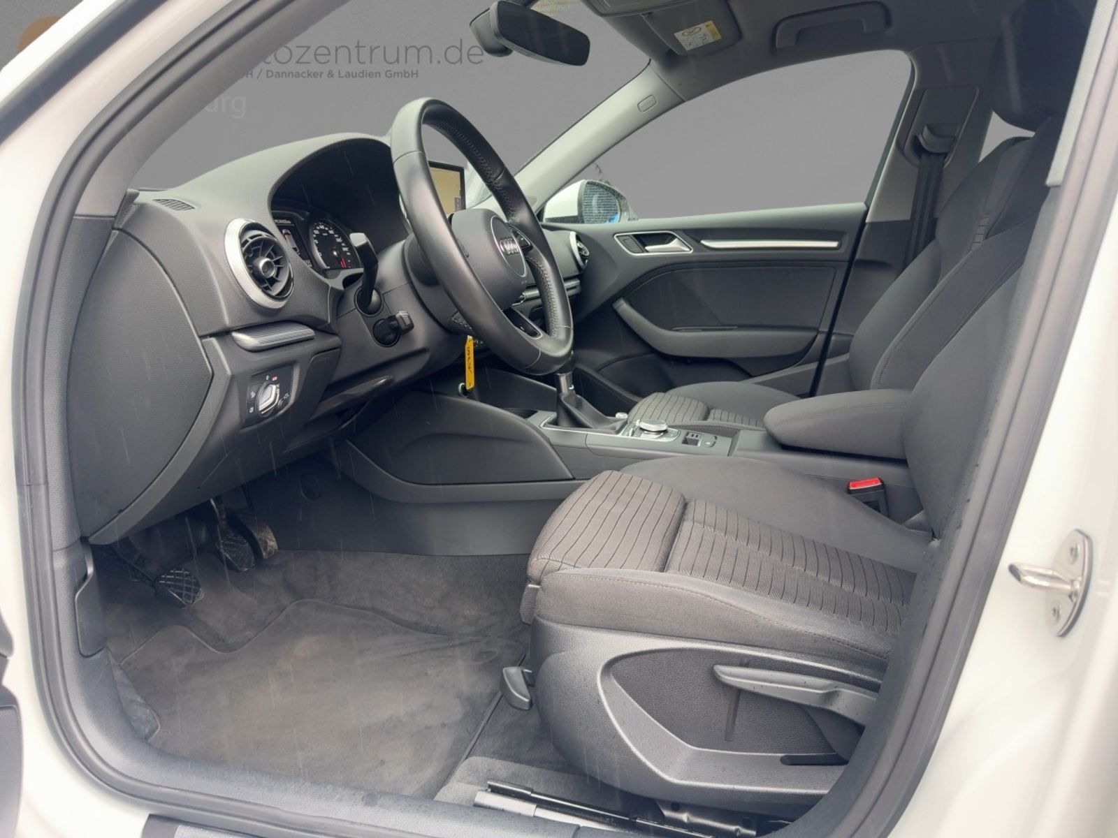 Fahrzeugabbildung Audi A3 Sportback 1.4 TSI sport Alu Xenon Navi Sitzh.