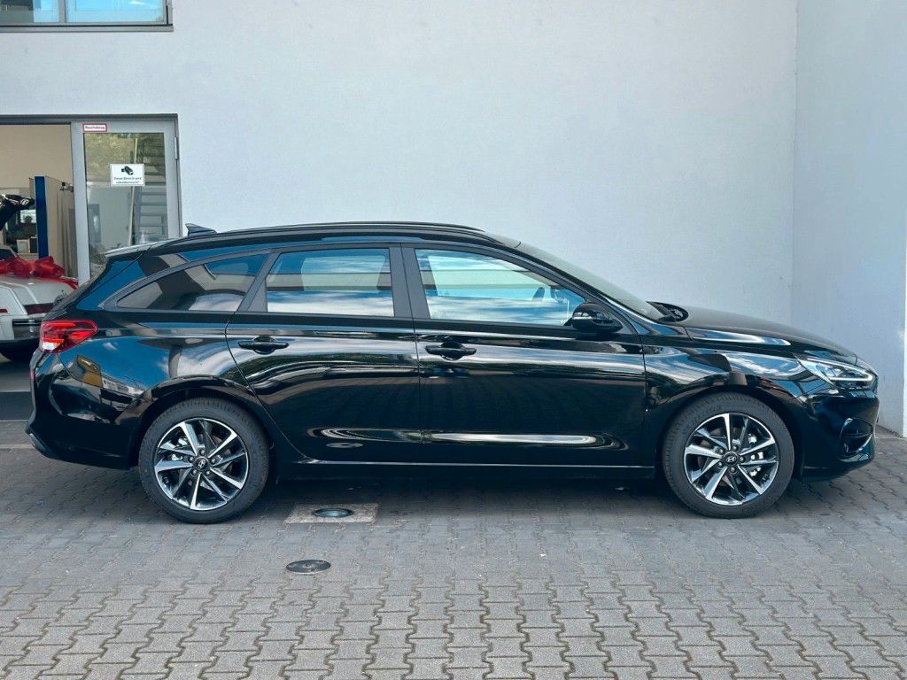 Fahrzeugabbildung Hyundai i30 Advantage 1.0 T-GDI 100PS Navi/SHZ/Kamera