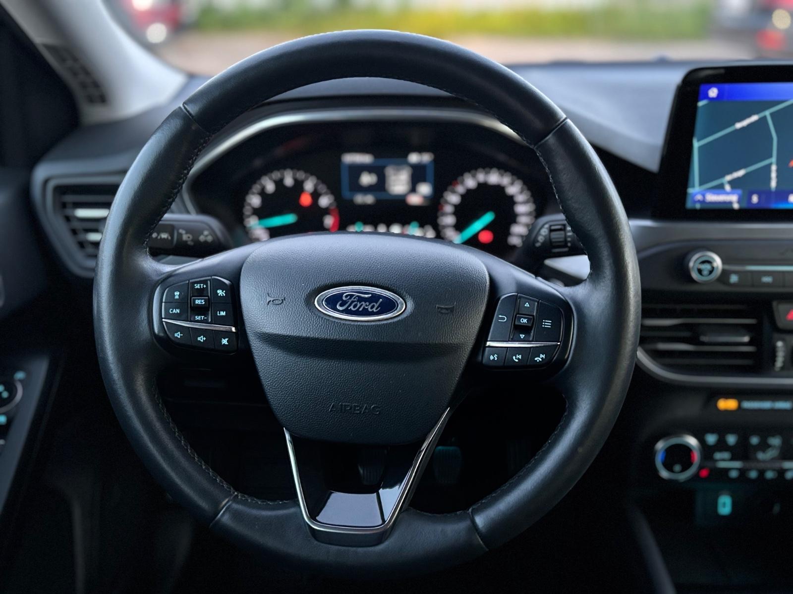 Ford Focus Turn. *Titanium*1.Hand*AHK*TÜV NEU!!