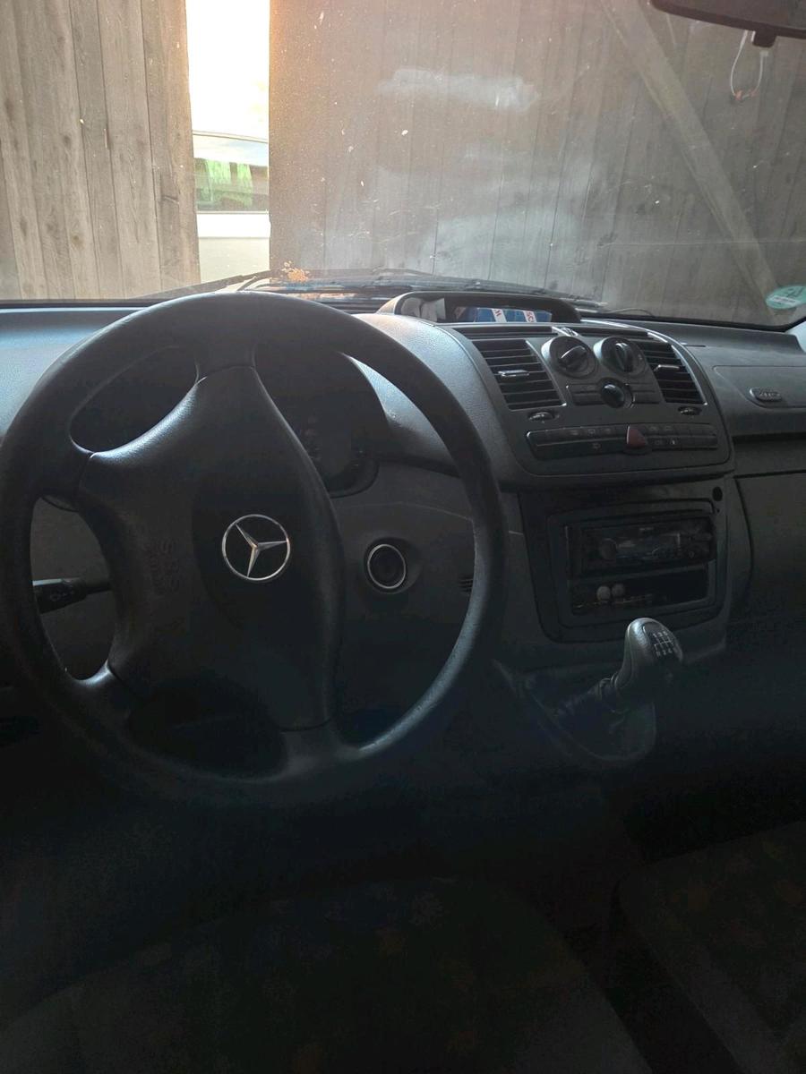 Mercedes-Benz Vito 2005 — вигляд ззаду