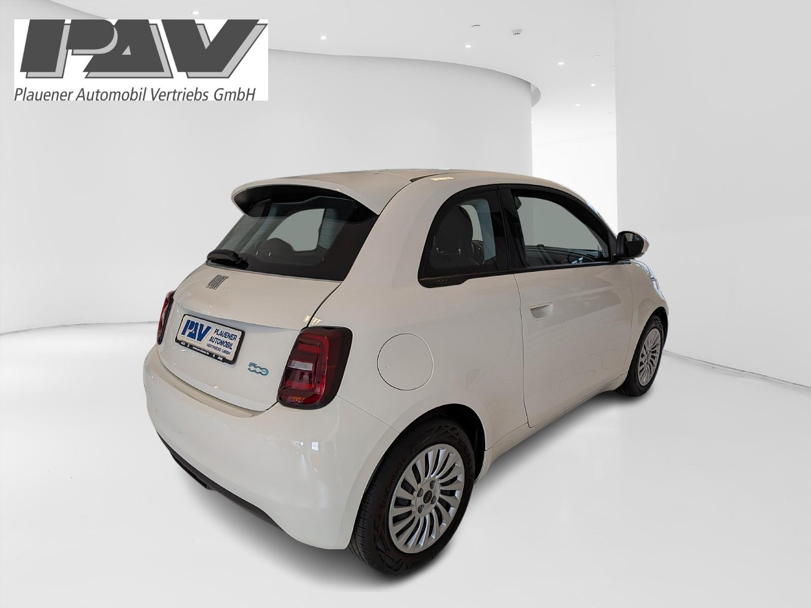 Fiat 500e Action