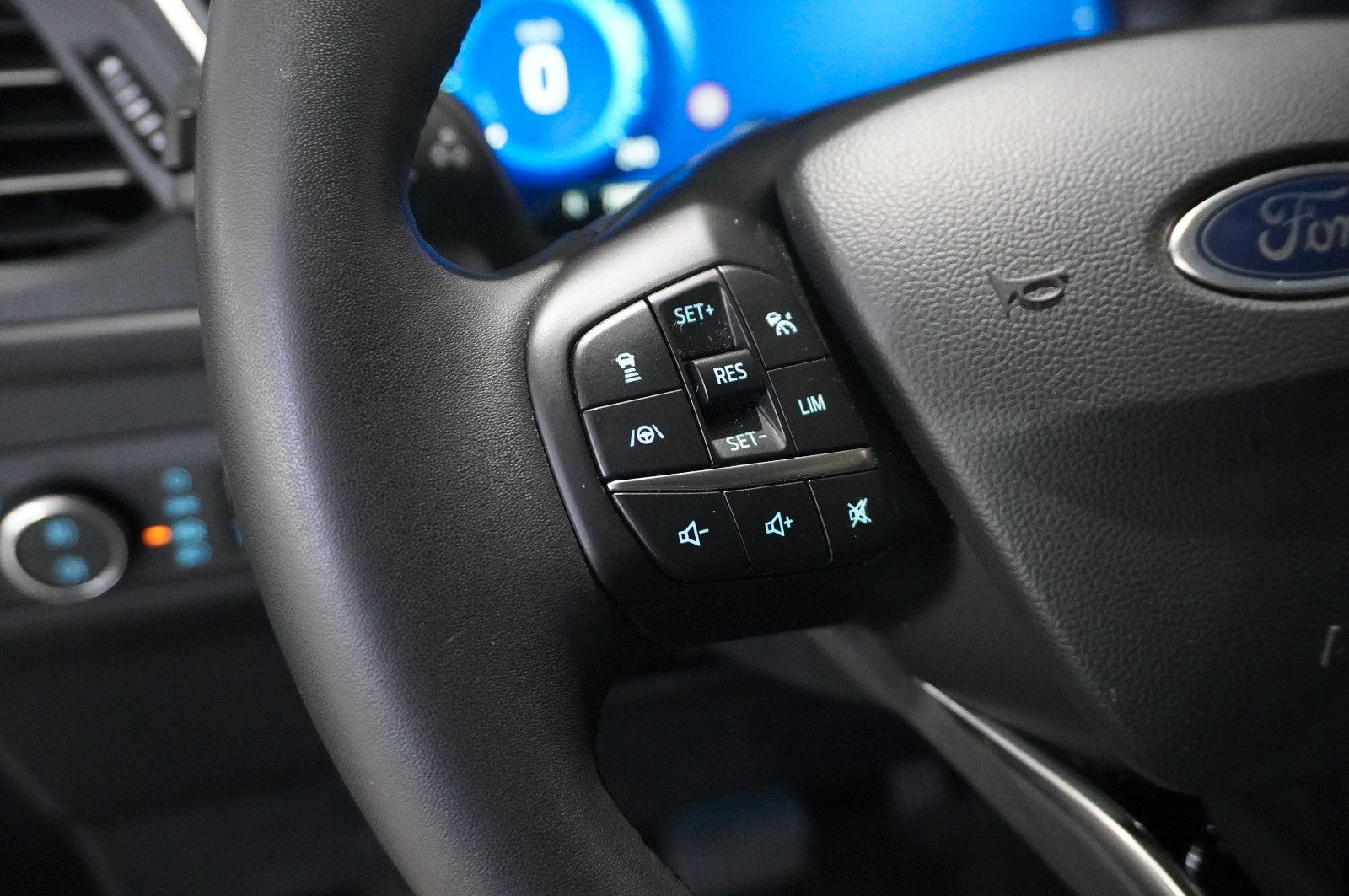 Fahrzeugabbildung Ford Kuga 2.5 HYBRID TITANIUM X 4X4 NAVI/LED/KAMERA