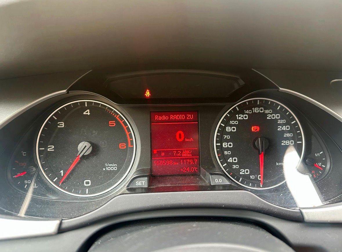 Audi A4 2009 — photo 7