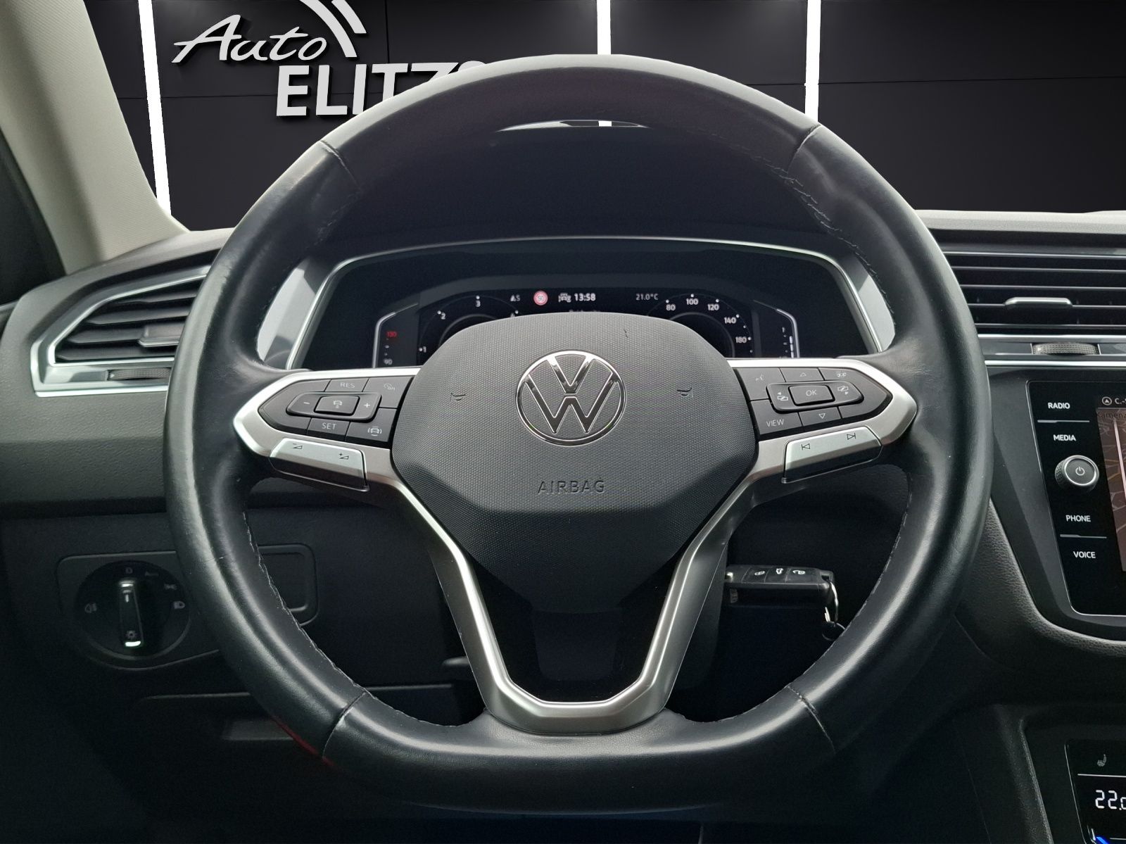 Fahrzeugabbildung Volkswagen Tiguan Allspace TDI Life DSG  7-Si LED AHK Navi