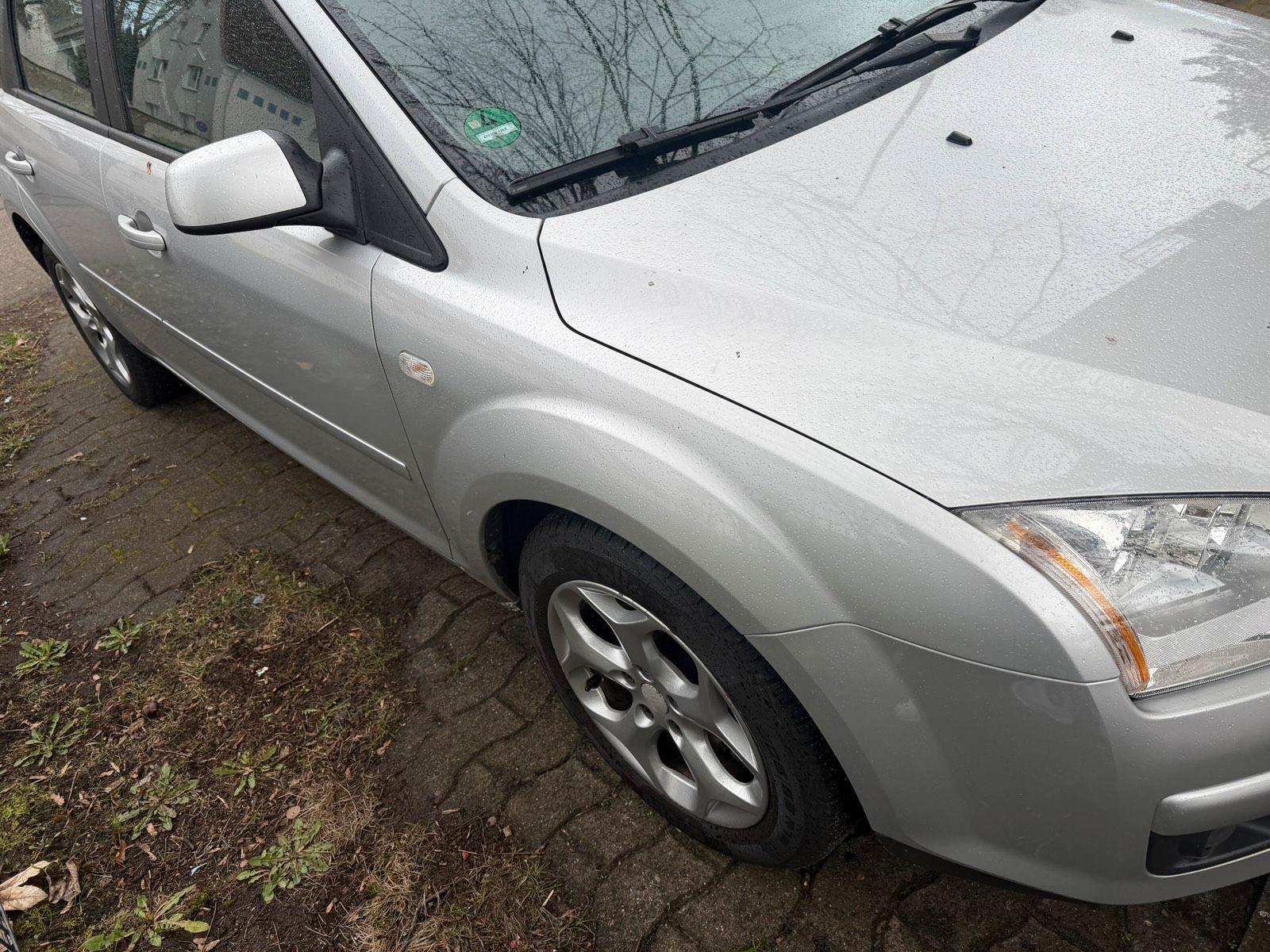 Ford Focus 2008 — interior