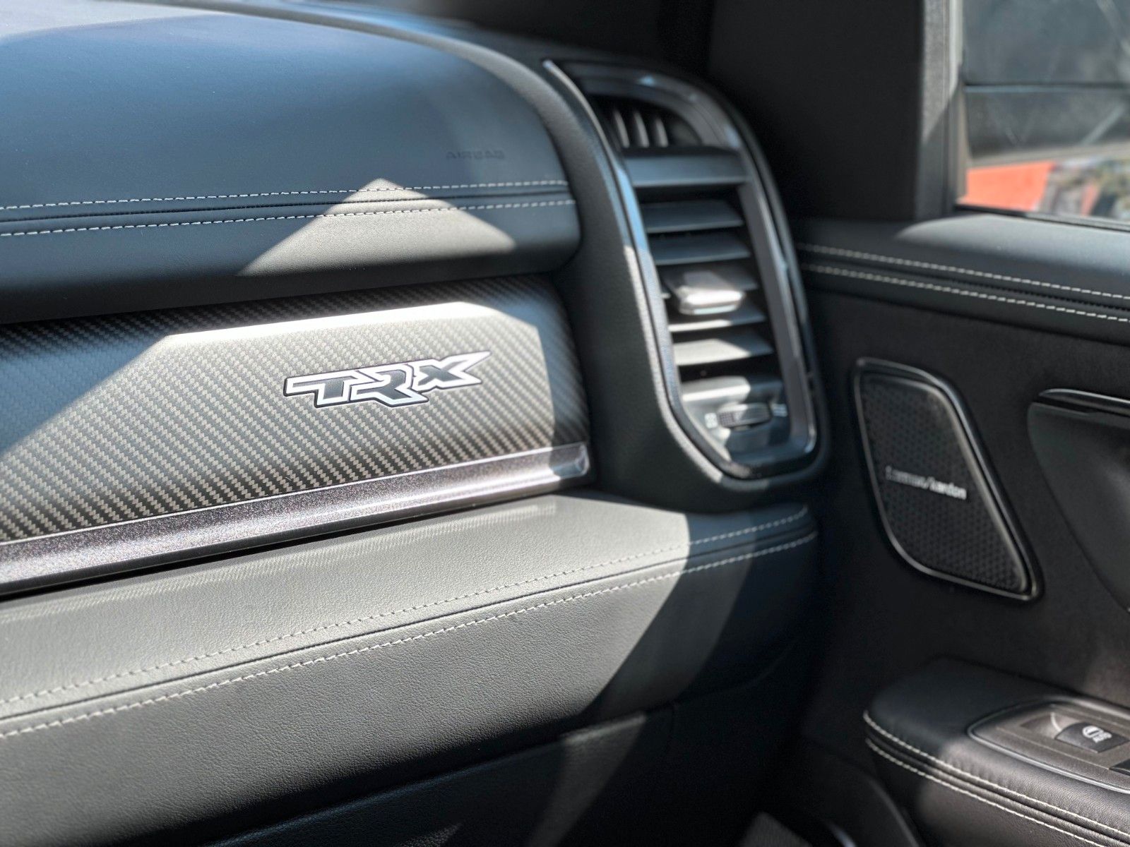 Fahrzeugabbildung Dodge RAM 1500 TRX 6.2 V8 *KOMPR."V-Max"24 Zoll*Bügel