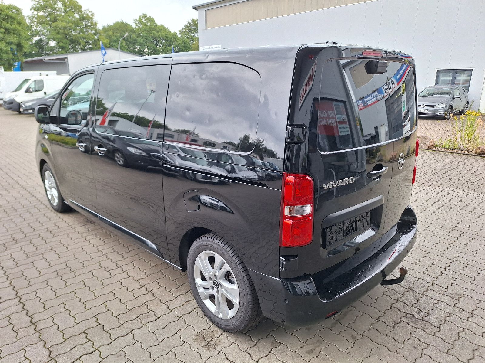 Fahrzeugabbildung Opel Vivaro Doka 5 Sitzer /Aut. Hagelschaden