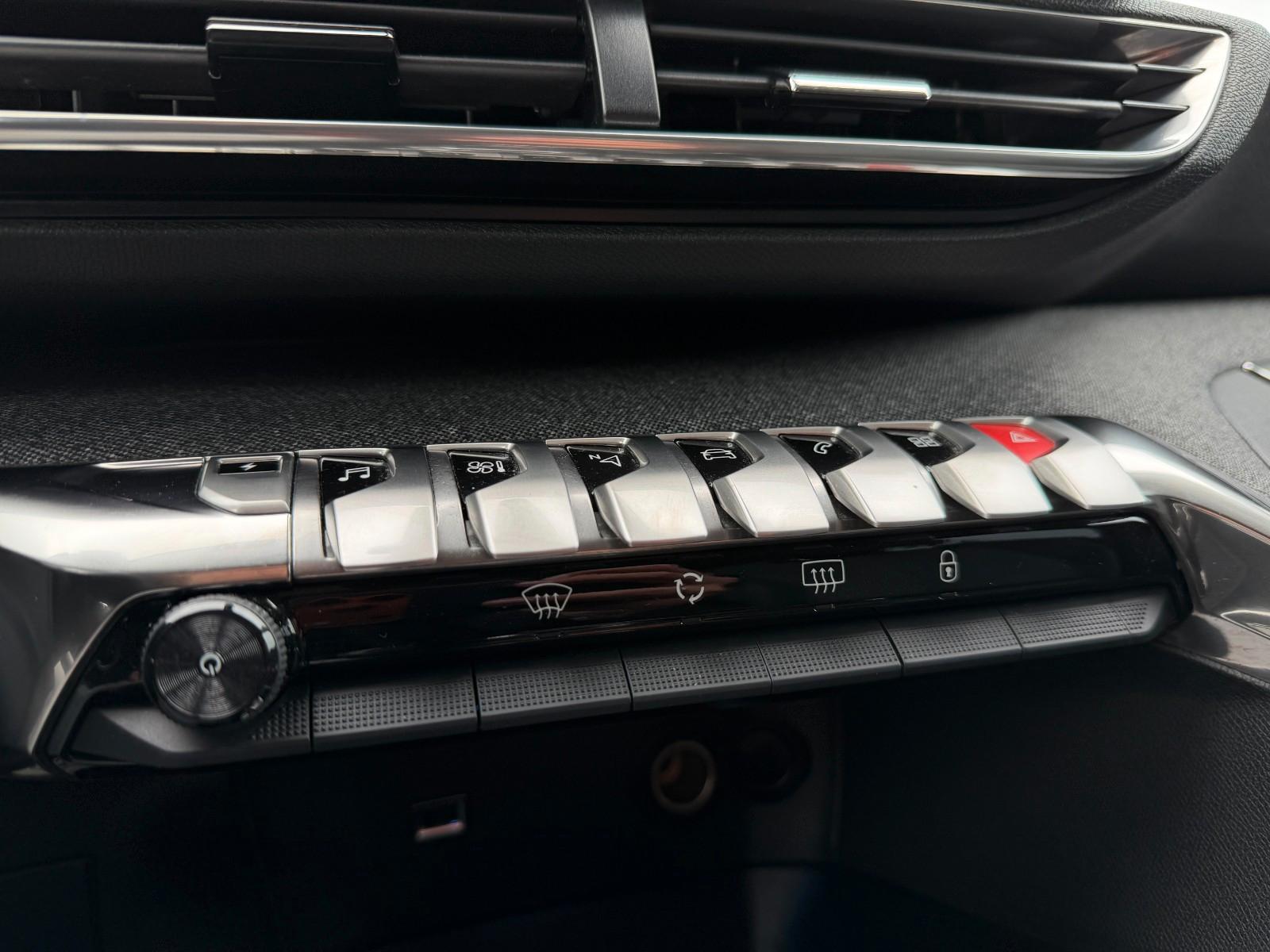 Peugeot 3008 Hybrid 225 Allure Pack