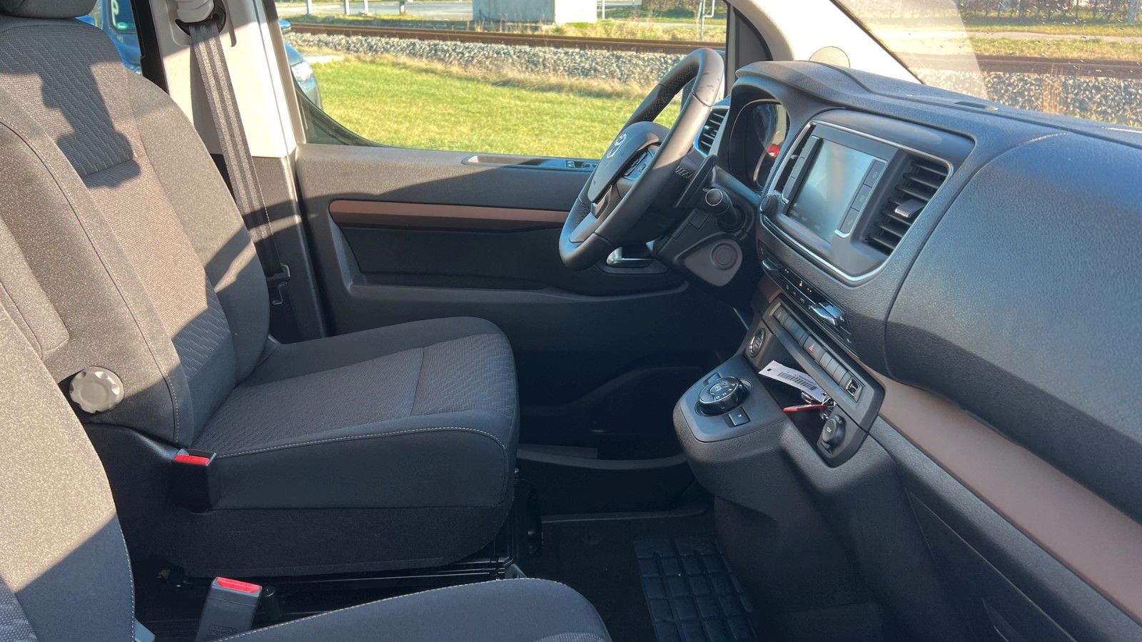 Fahrzeugabbildung Crosscamp Toyota Flex MJ2022 130 kW 8GA *Sofort Verfügbar"