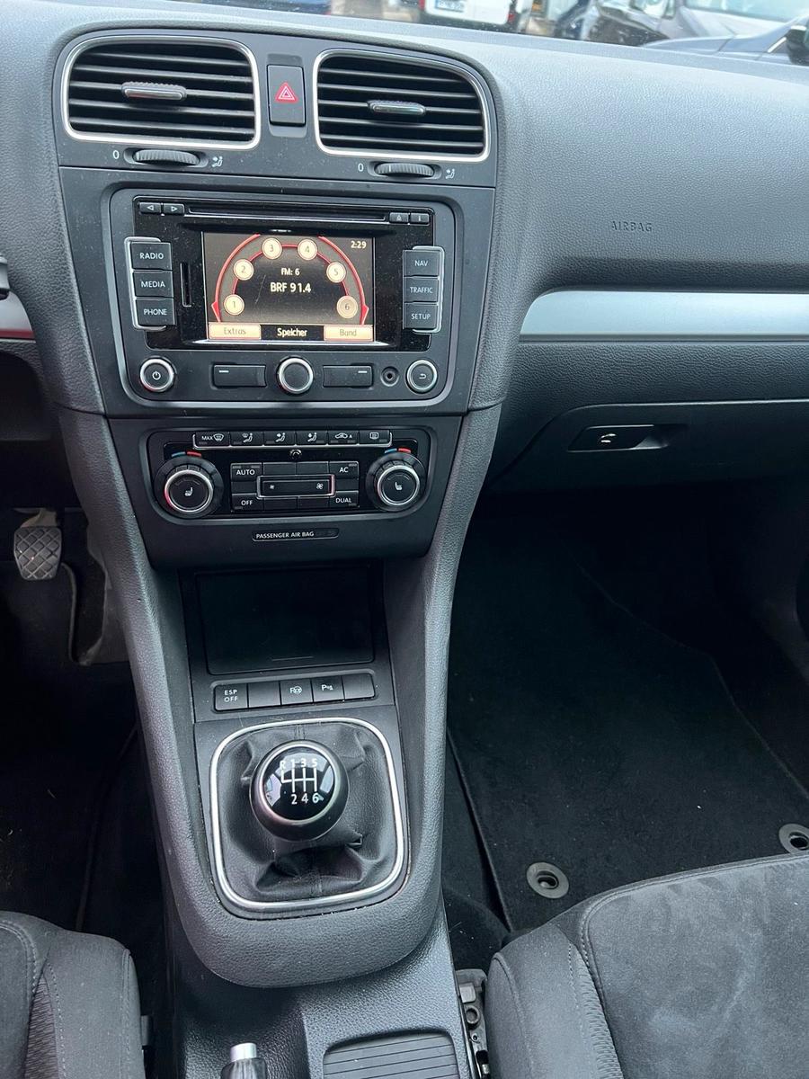 Volkswagen Golf 2010 — photo 10