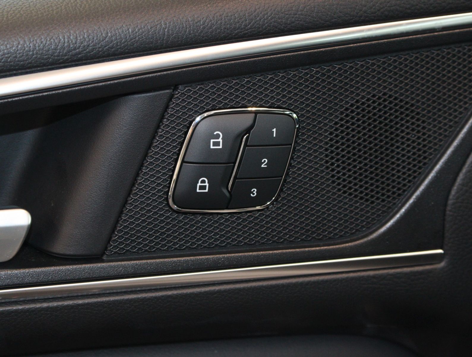 Fahrzeugabbildung Ford S-Max 2,0 ST-Line *PNRM*Kamera*AHK*19Zoll*1.Hand