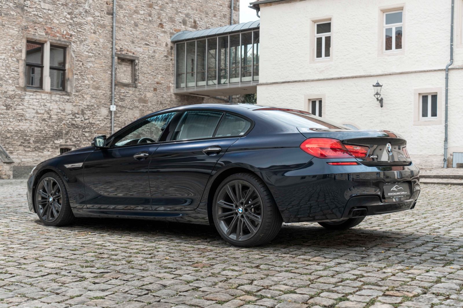 Fahrzeugabbildung BMW 650ix GC M-SPORT MASSAGE HUD H&K KAM CARPLAY