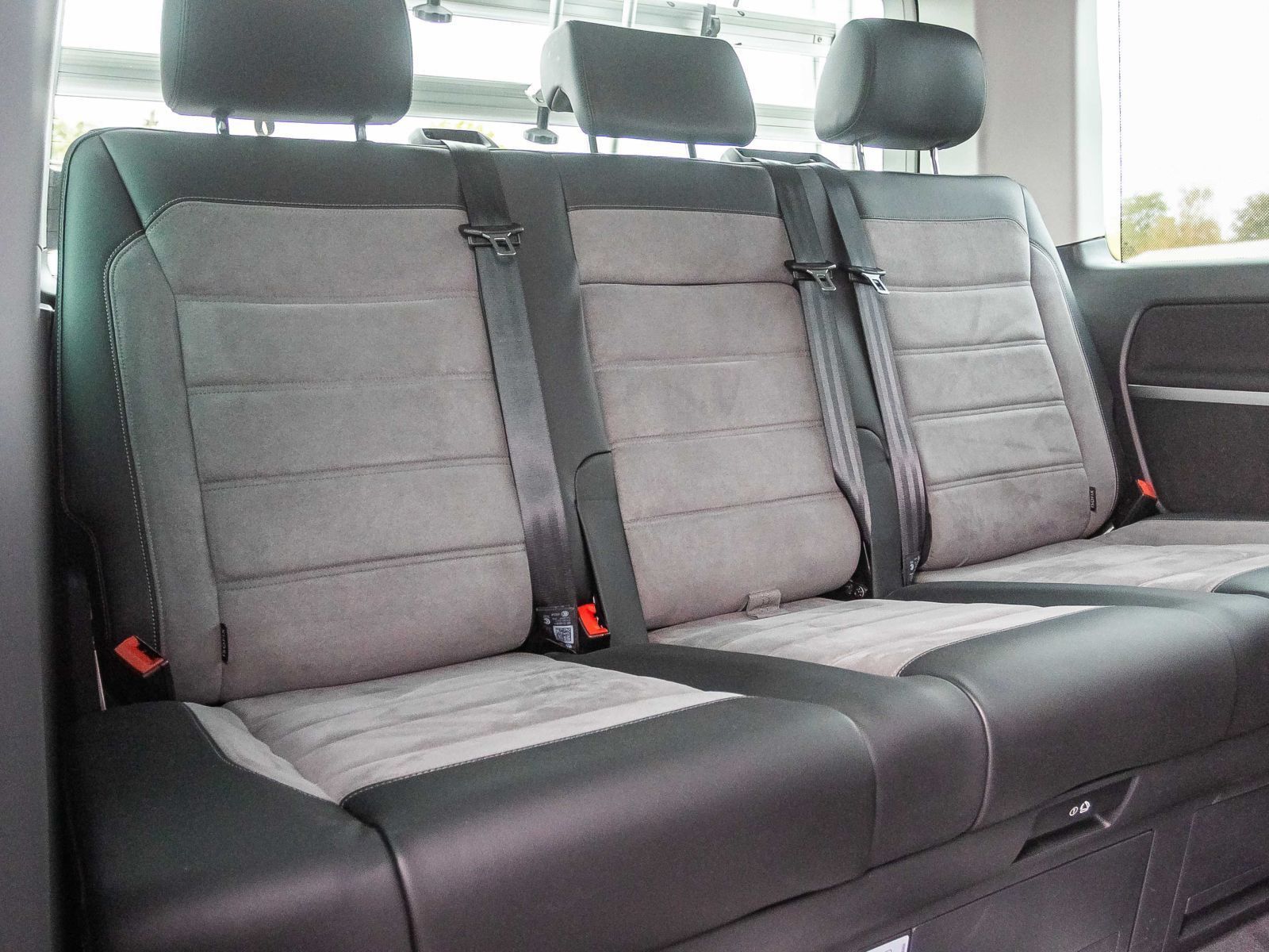 Volkswagen T6.1 Multivan 2.0 TDI Comfortline Navi LED Stand foto 16