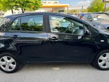 Toyota Yaris Executive Motor 1,3 Ltr.Klimaautomatik - Toyota Yaris: Executive