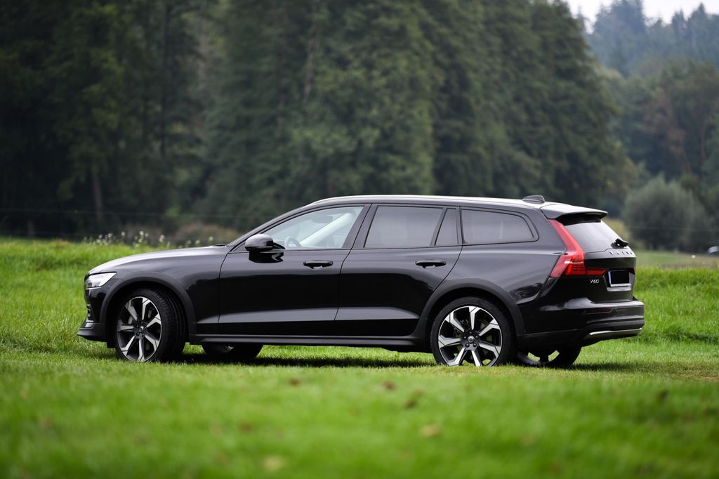 Image of Volvo V60 Cross Country