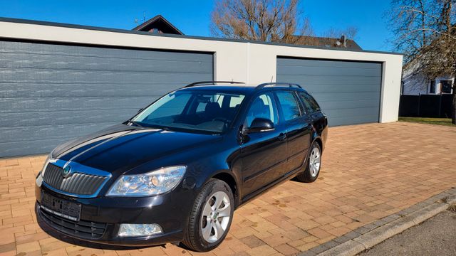 Skoda Octavia Combi Elegance,Temp,SHZ,PDC,ALU