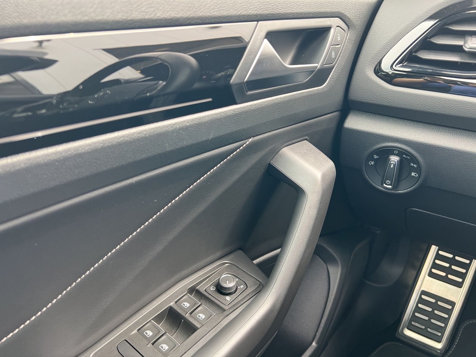 T-Roc Cabriolet R-Line 1.5 TSI  DSG*IQ.Light*ACC