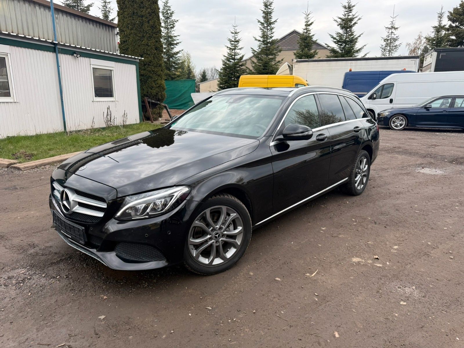 MERCEDES-BENZ C 220d*4Matic*Panorama*105.000km*Reifen NEU*TOP