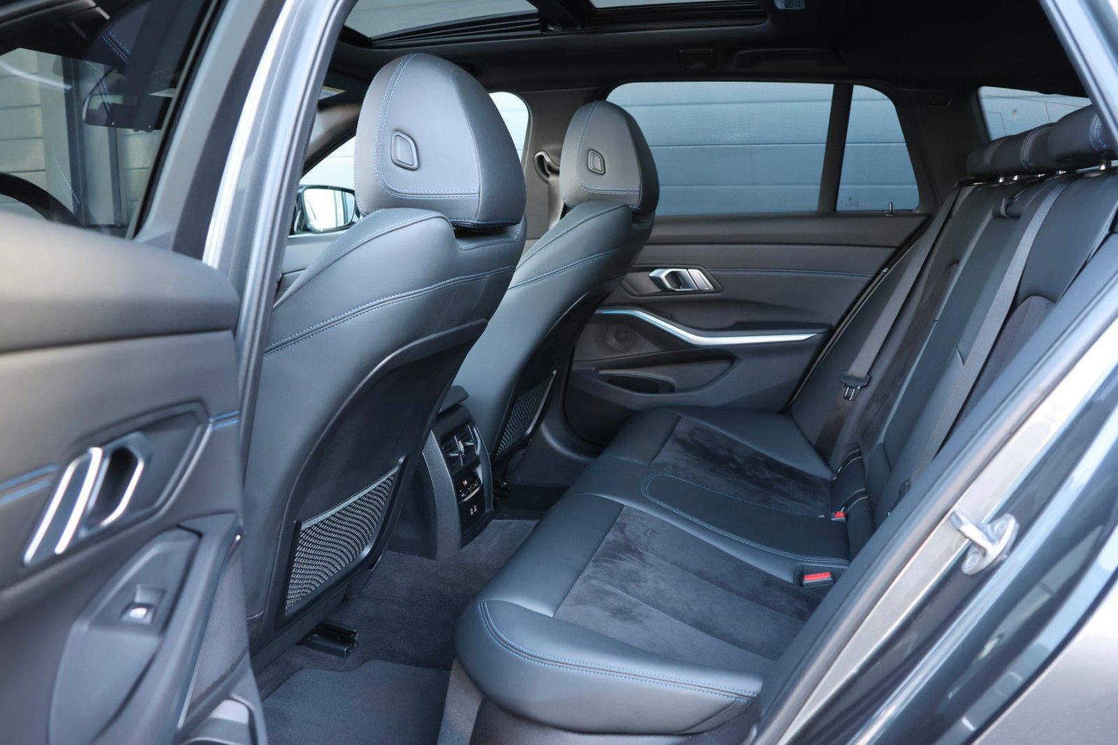 BMW 330e Touring Hybrid M/ACC/Cockpit/KAMERA/SPUR/19 foto 18