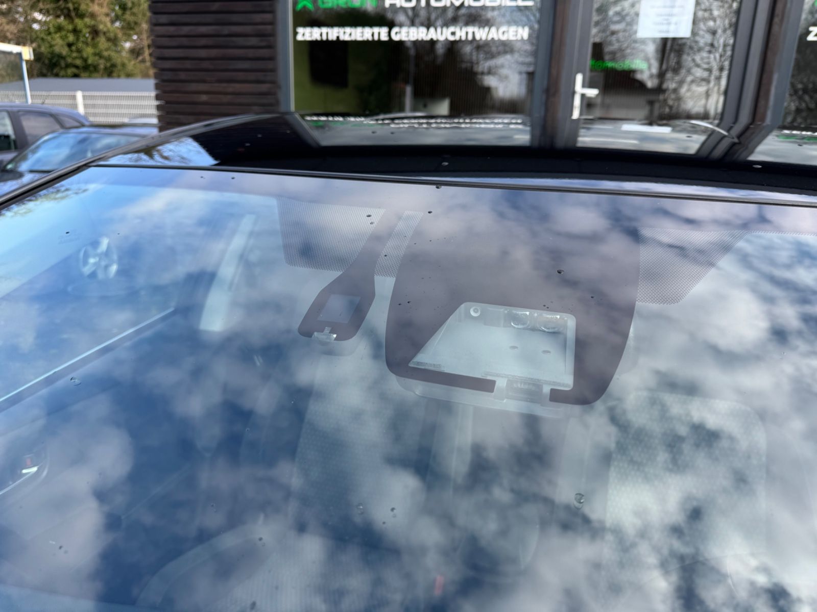 Fahrzeugabbildung Toyota Auris Hybrid Edition-S+*LED*SZH*Kamera*Navi
