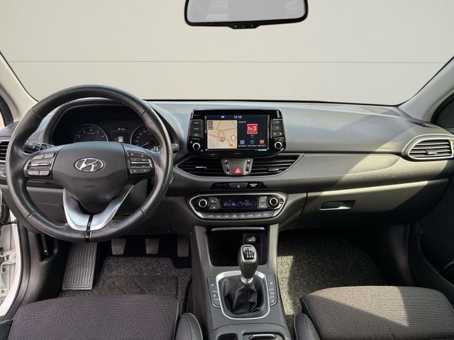 Hyundai i30 Premium Pano+Kamera+LED+Navi+SHZ+Klima+Temp+