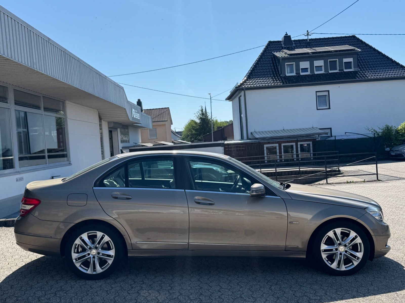 Fahrzeugabbildung Mercedes-Benz C 200 CDI BlueEfficiency/Limousine/TÜV/Xenon
