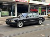 BMW 750i M - BMW 7er Reihe in Duisburg