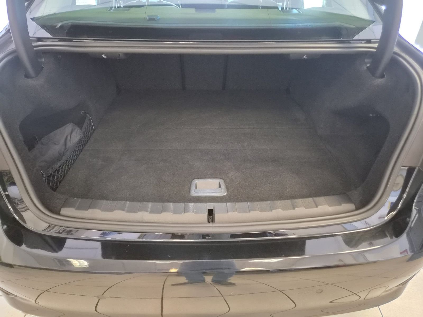 Fahrzeugabbildung BMW 330 e Advantage / NAVI / KLIMA / Garantie