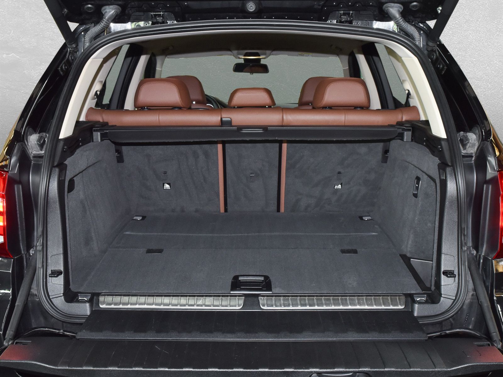 Fahrzeugabbildung BMW X5 40e - NEUER MOTOR mit nur 3.386 Km | Garantie