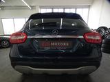 Mercedes-Benz GLA 220 4MATIC*LED*OFFROAD PAKET*AHK*NAVI - blaue Mercedes-Benz GLA-Klasse