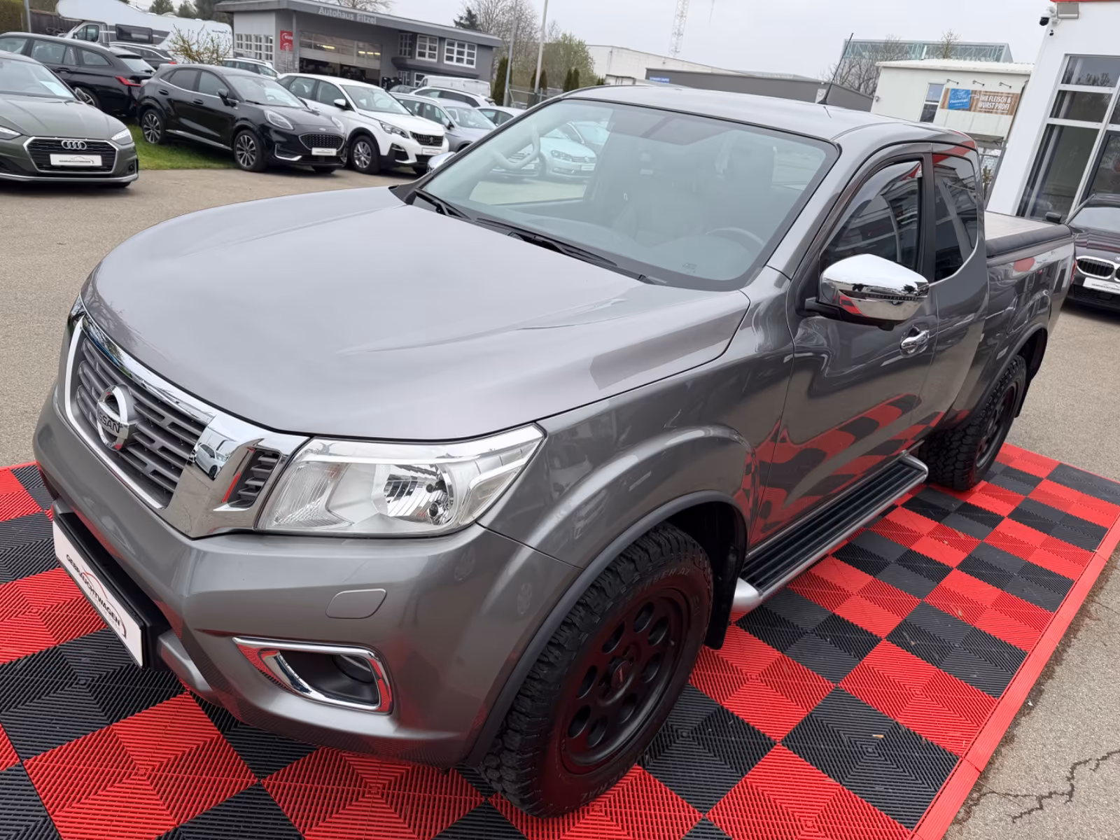 Nissan Navara NP300 N-Connecta King Cab 4x4*LED**