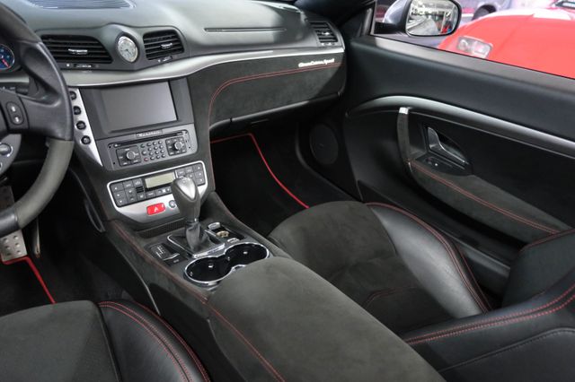 Fahrzeugabbildung Maserati GranCabrio 4.7 V8 Sport/Deutsch/SH lückenlos