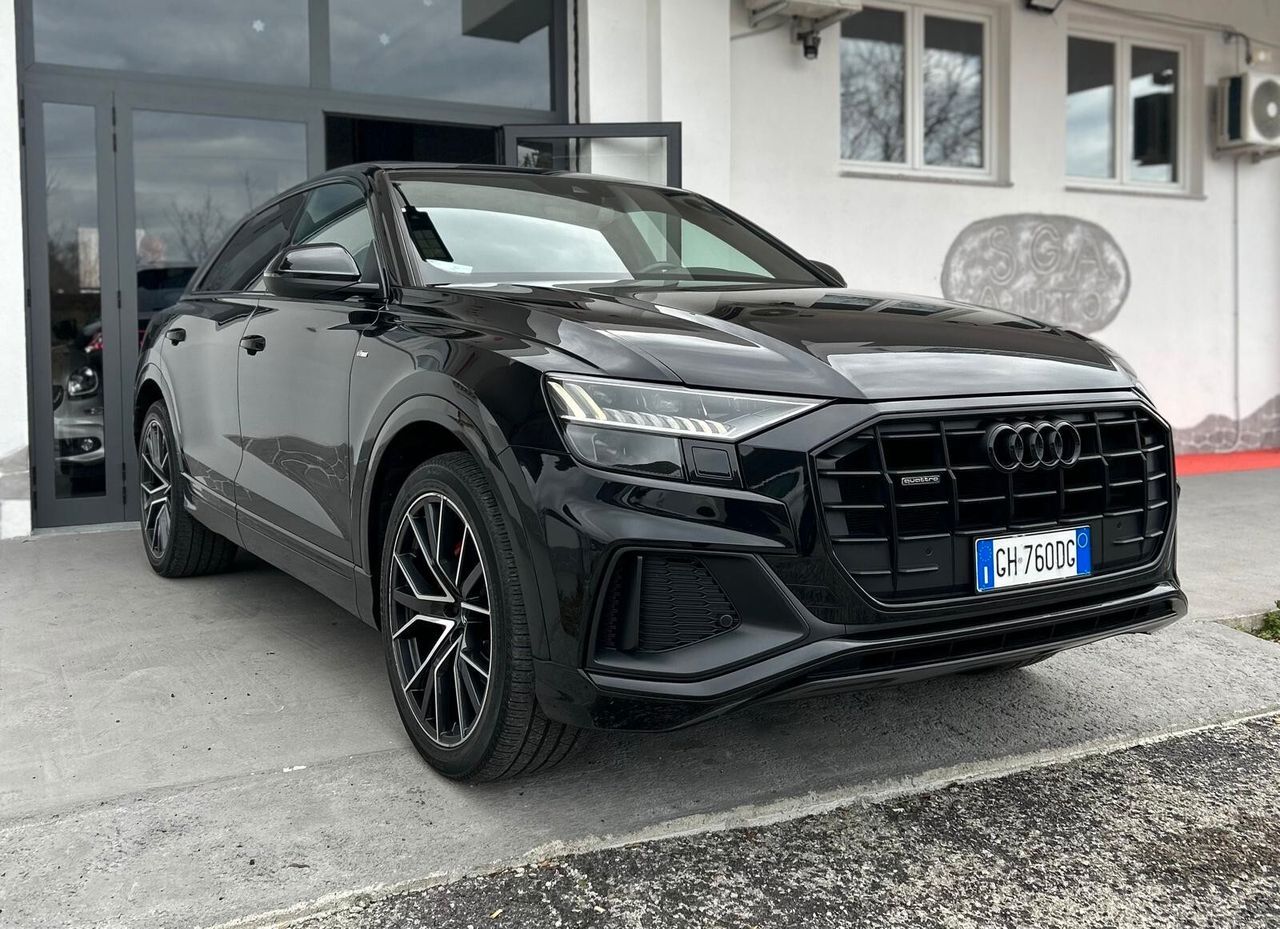 Audi Q8 - 1