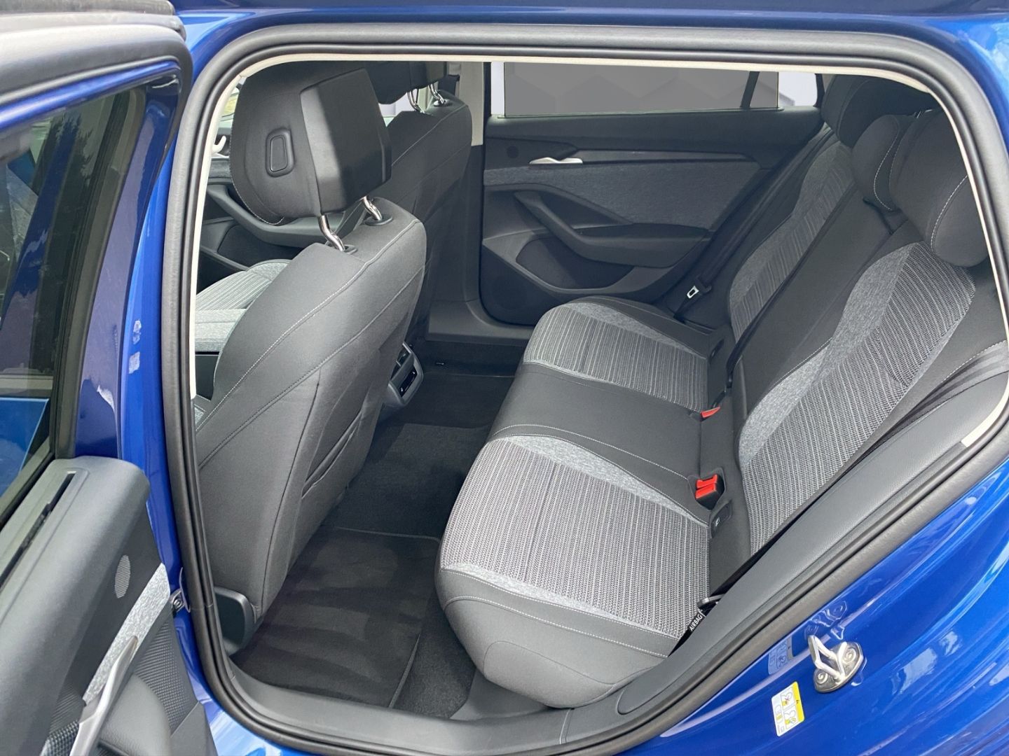 Superb Combi 2.0 TDI 142 kW 4x4 Selection 7 Gang