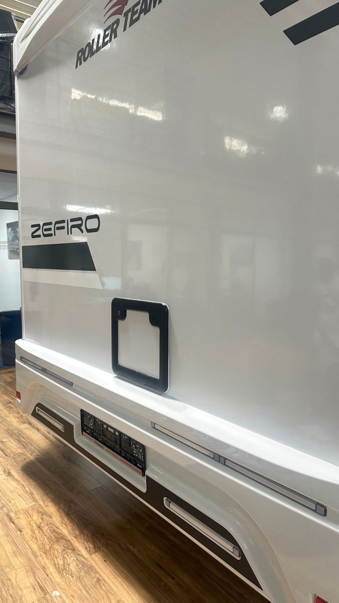 Fahrzeugabbildung Roller Team Zefiro 282 TL FORD SOFORT Modell 2025