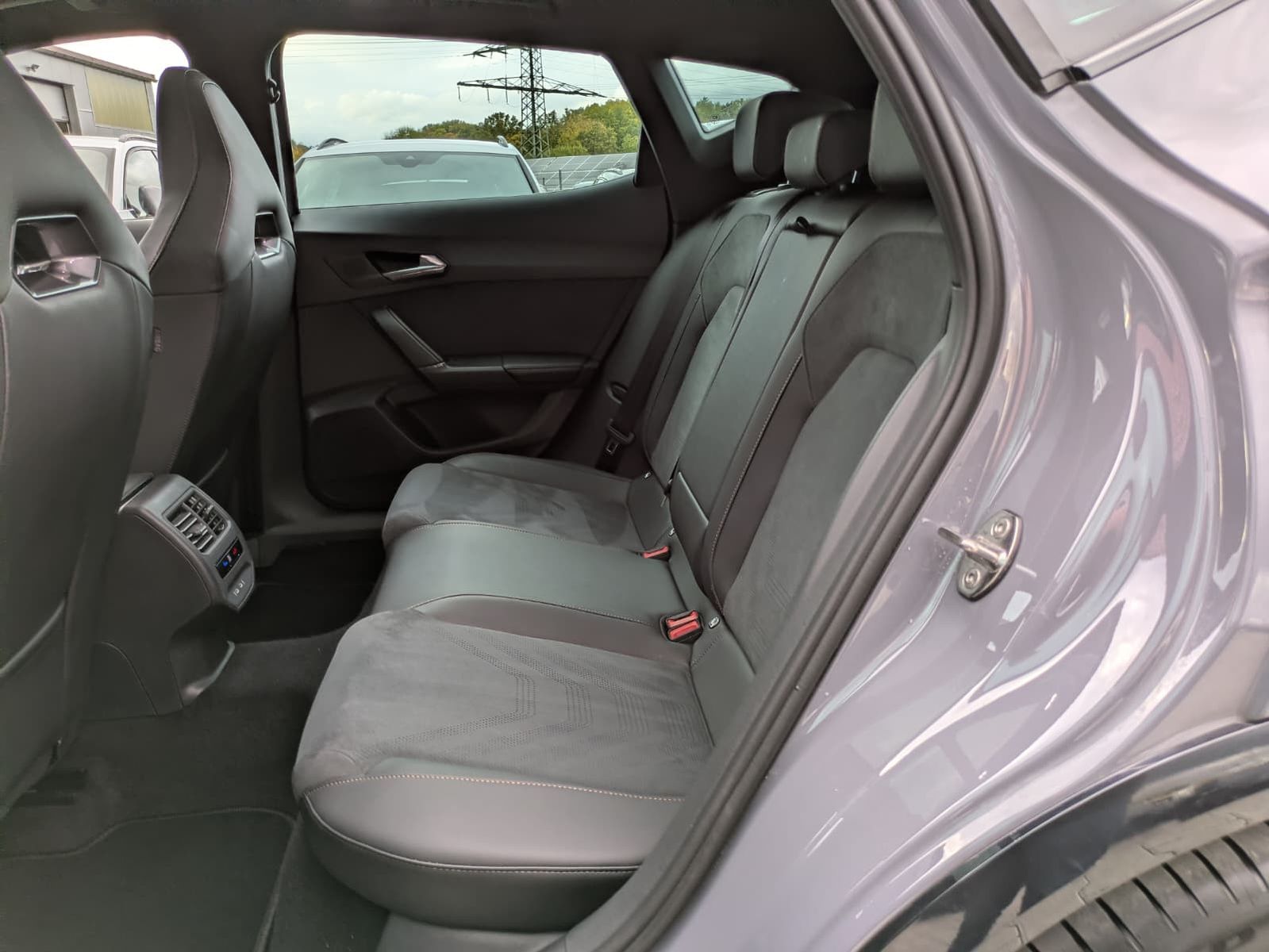 Fahrzeugabbildung CUPRA Formentor 1.5 eTSI PANO*MATRIX*SENNH.*DINAM*360°