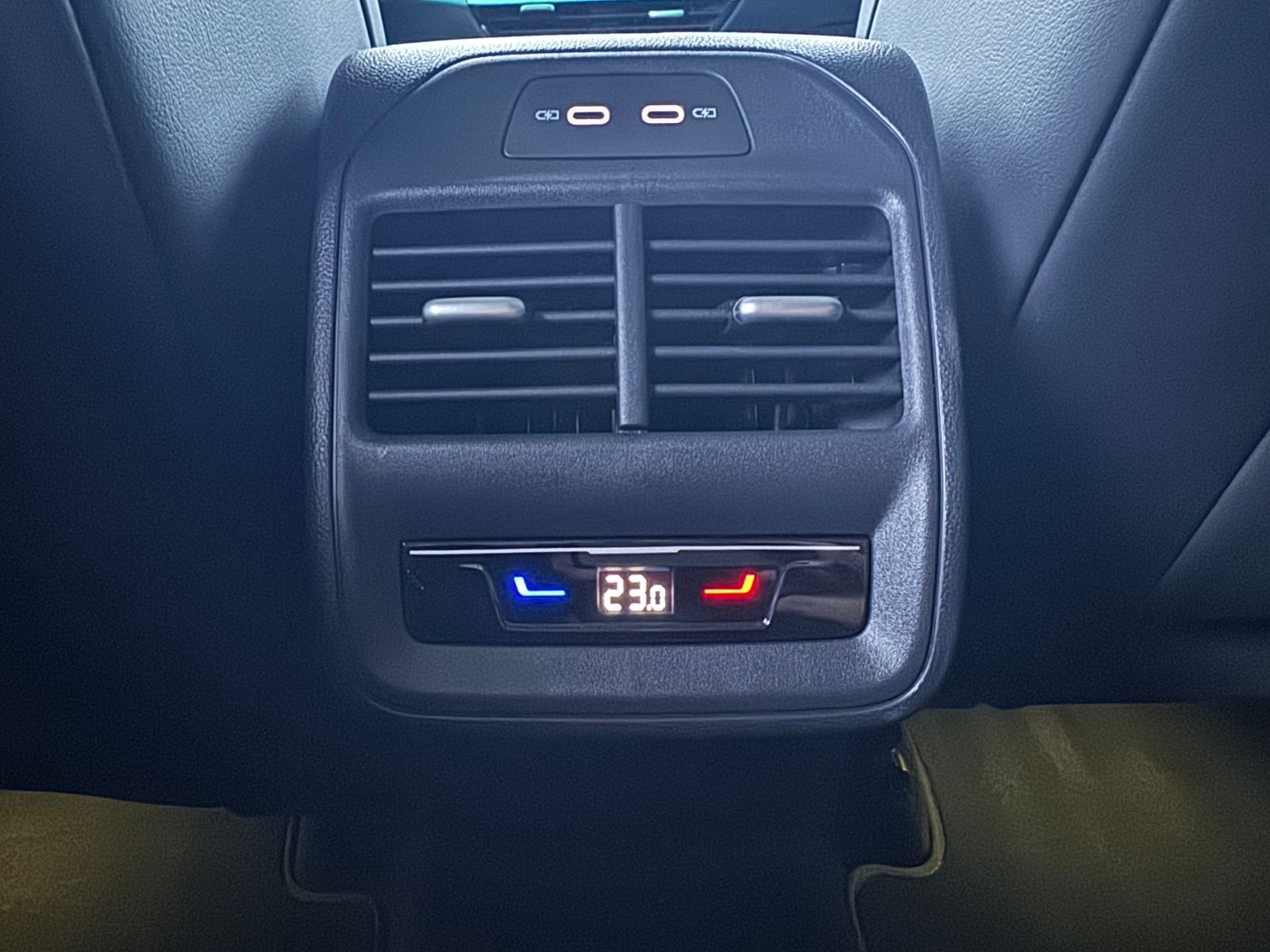 Volkswagen Passat Variant - Bild 17