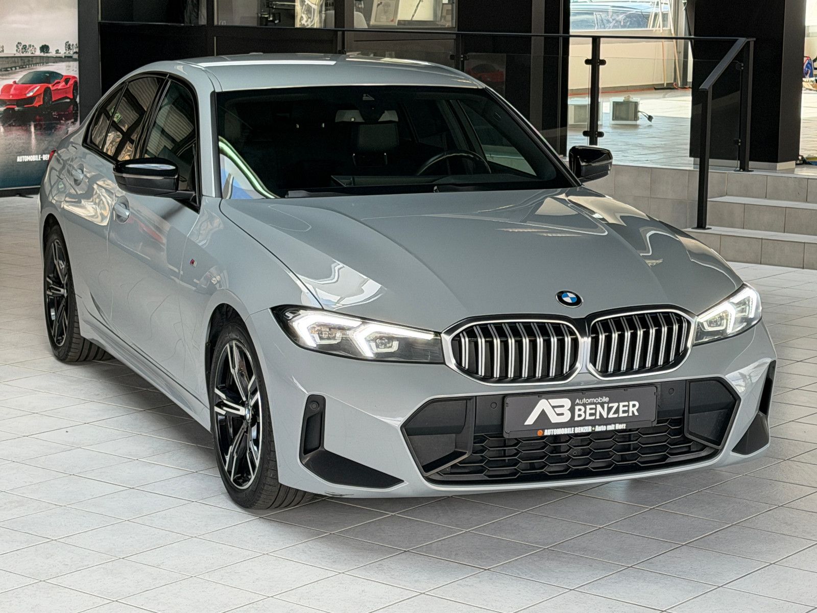 Fahrzeugabbildung BMW 320 d M Sport/M-PAKET/LED/SHADOW-LINE/AMBIENTE