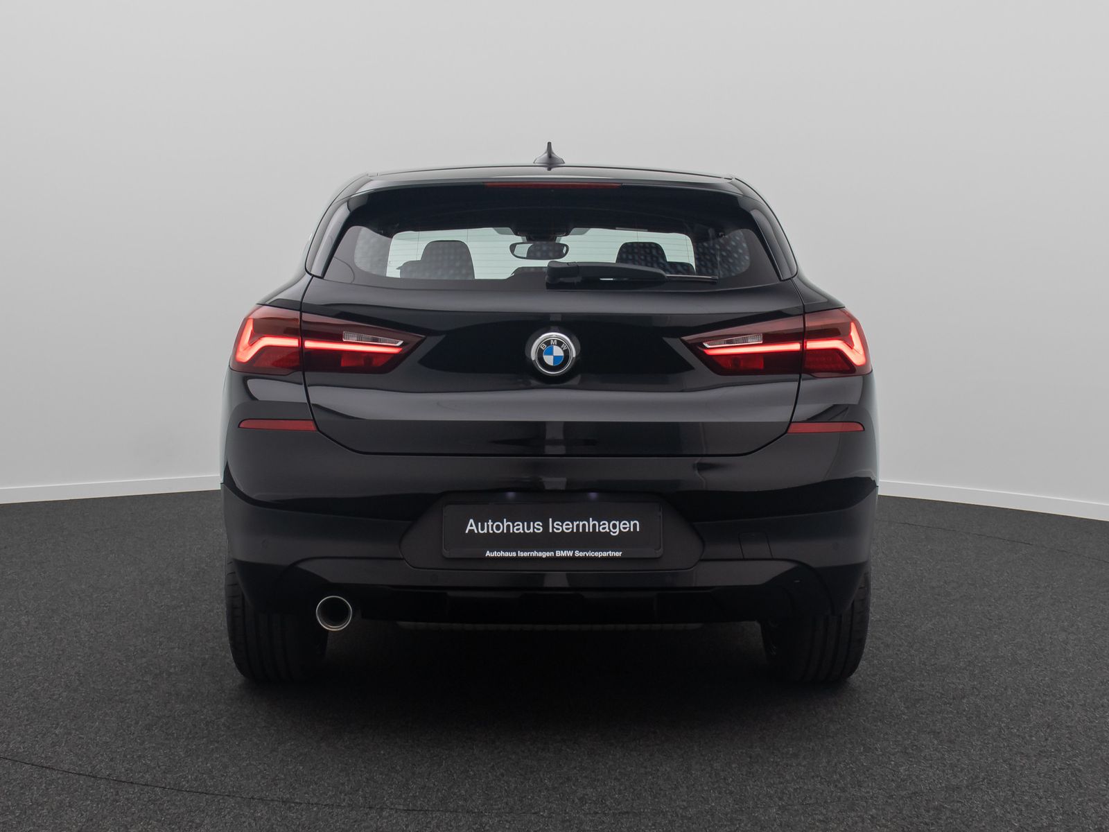 Fahrzeugabbildung BMW X2 sD18i AdvantagePlus HiFi DAB Sportsitz 19Zoll