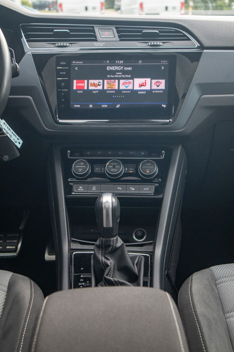 Fahrzeugabbildung Volkswagen Touran Highline R-Line*AHK*DSG*PANO*