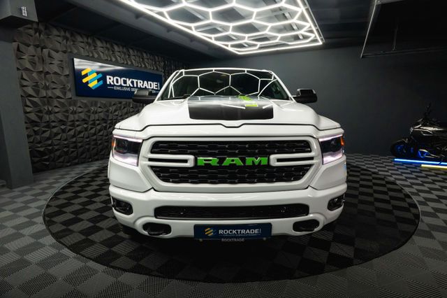 Dodge RAM 5.7 V8 HEMI 4x4 OFFROAD Night-Paket LONGBED