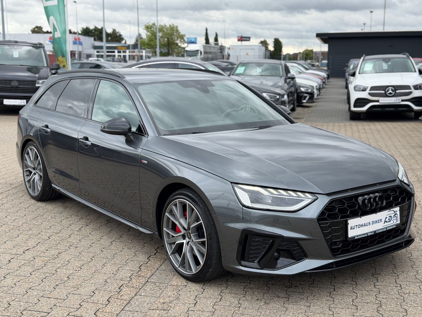 Audi A4 Avant 40 TDI S line Autom., Virtual, LED imagem 2