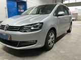 Volkswagen Sharan 2.0TDI Highline BMT*7.Sitzer*DSG*Panorama - Volkswagen Sharan in Frankfurt (Main)