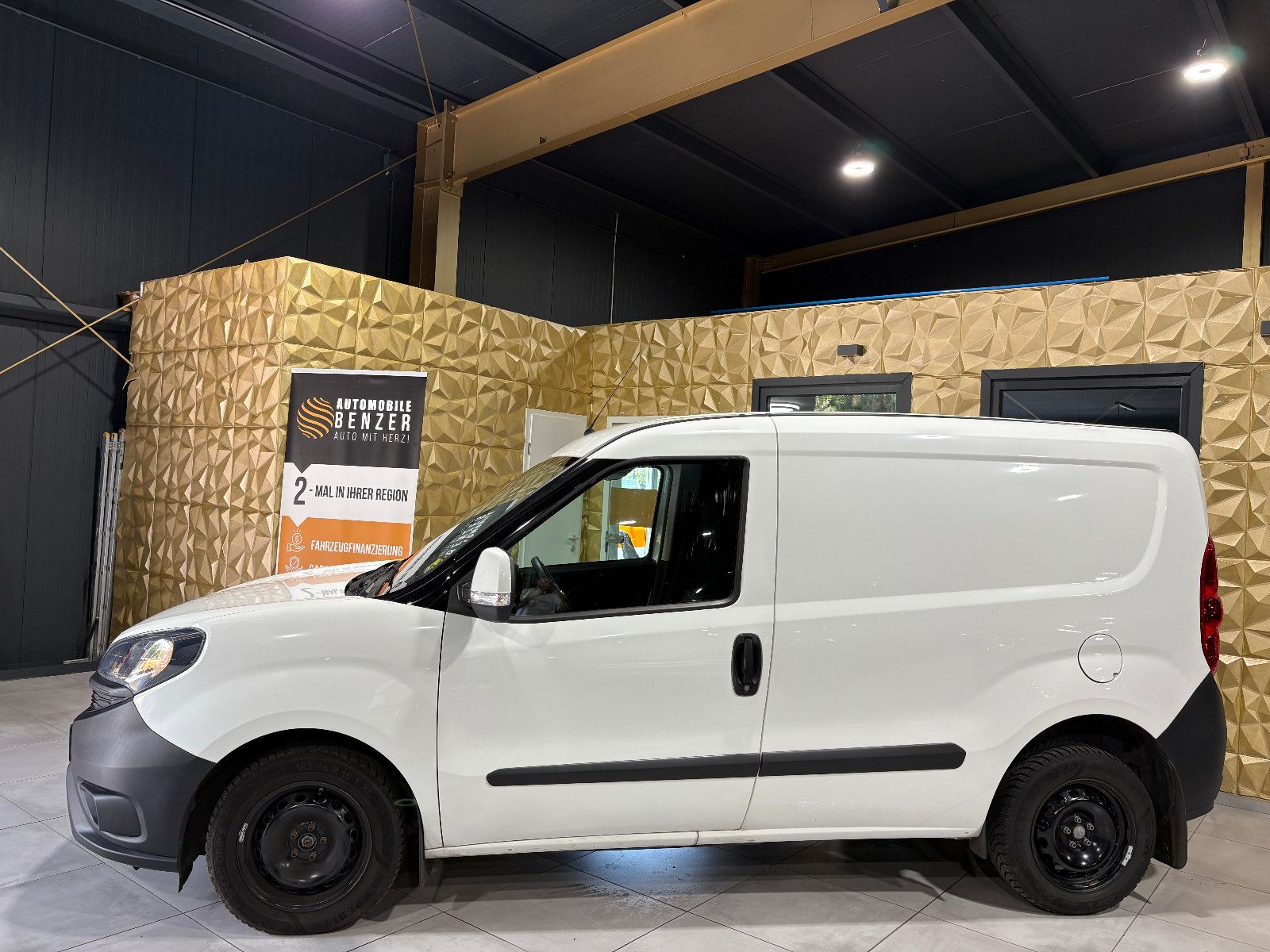 Fahrzeugabbildung Fiat Doblo SX Kasten/3-SITZ/PDC/KLIMA/TEMPOMAT